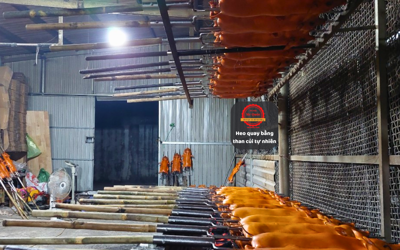 heo sữa quay bằng than củi tự nhiên