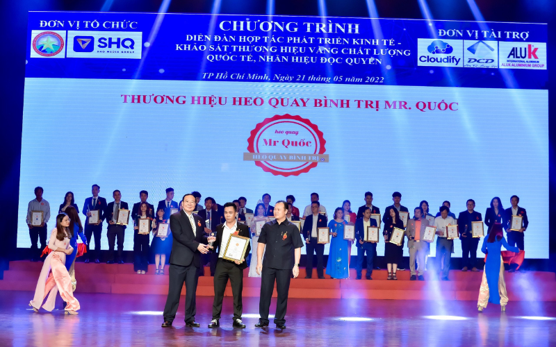 Heo sữa quay bình trị