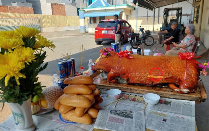 Dịch Vụ Heo Quay Giao Miễn Phí