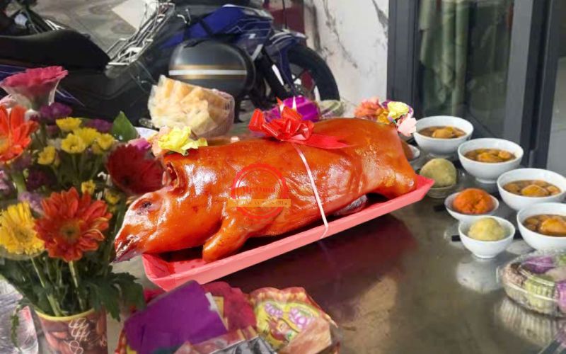 Heo quay nguyên con cho khách cúng