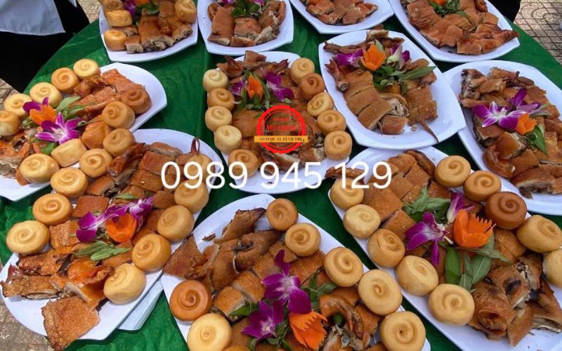 Heo sữa quay phường Tân Uyên
